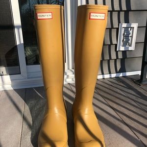 Women’s Hunter Boots Size 8